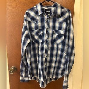 Wrangler Men's Casual Blue and White Plaid Shirt
